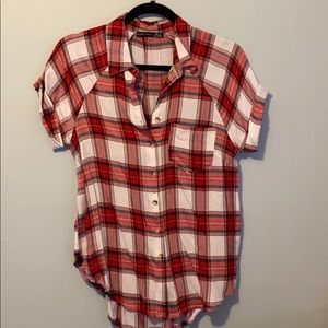 Short sleeved plaid button up blouse